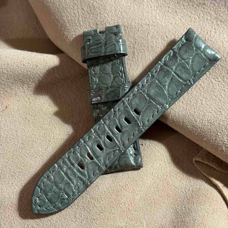 cro-2066  クロコダイル  腕時計ベルト グレー　(ラグ幅22 mm - バックル幅20 mm)
