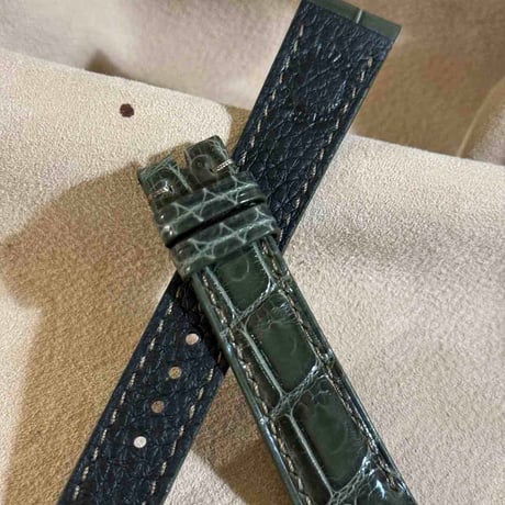 cro-1937  クロコダイル   腕時計 ベルト  グロス仕上げ オリーブ  (ラグ幅19 mm - バックル幅16 mm)