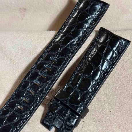 cro-1830  クロコダイル  レザー 腕時計 ベルト ブラック  (ラグ幅22 mm - バックル幅20 mm)