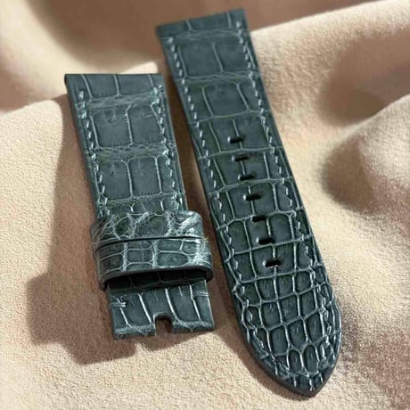 cro-2098  クロコダイル  腕時計ベルト グレー　(ラグ幅26 mm - バックル幅22 mm)
