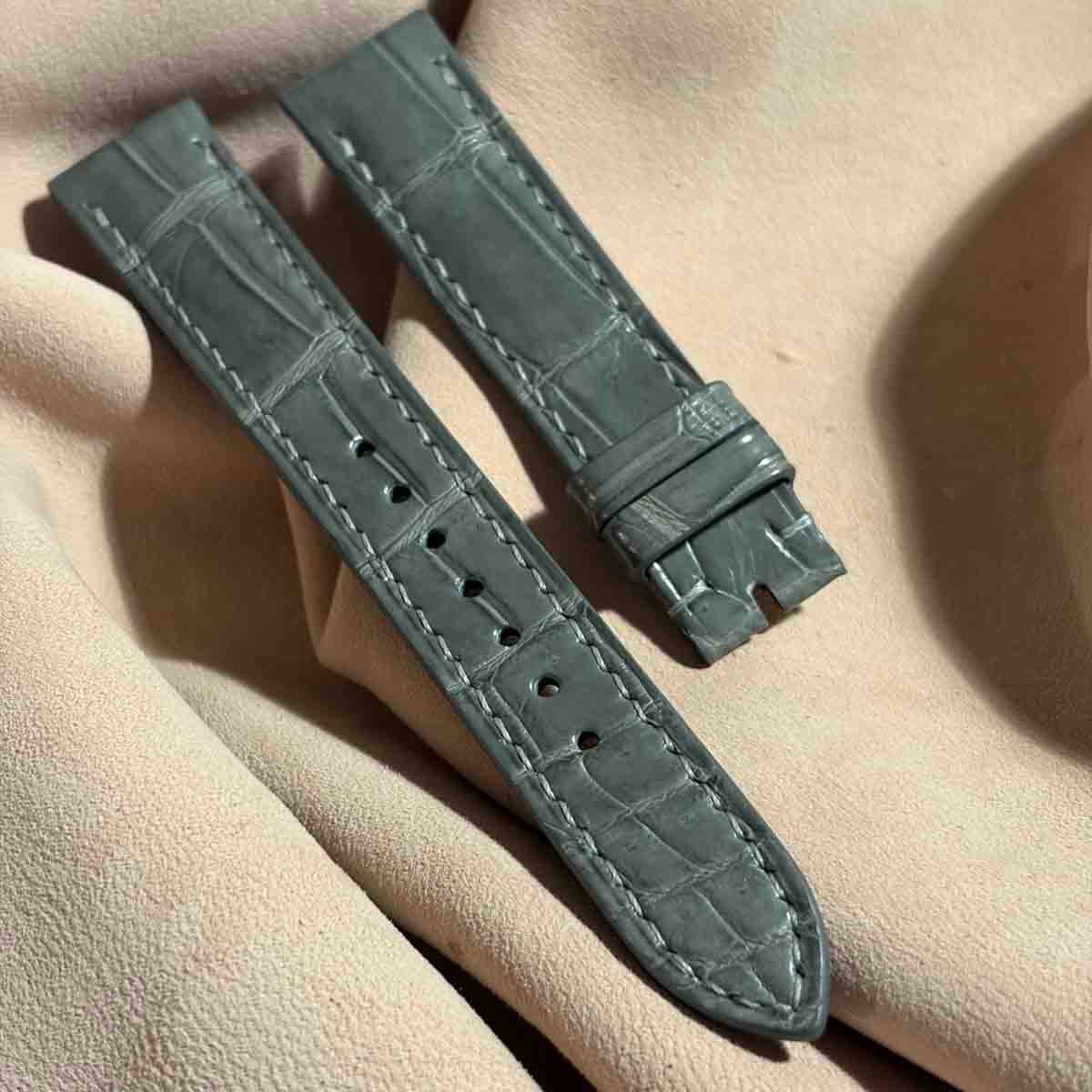 cro-2063 クロコダイル 腕時計ベルト ライトグレー (ラグ幅18 mm