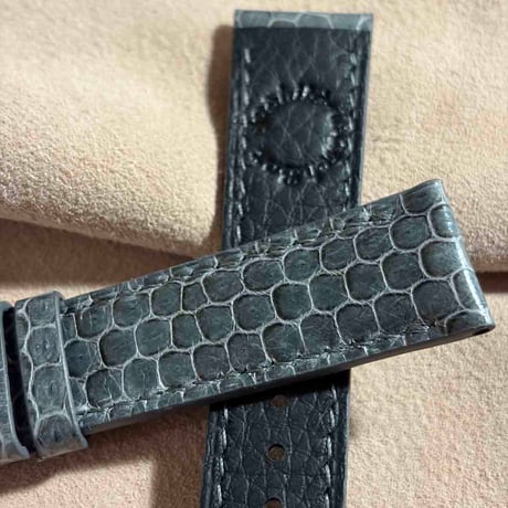 sna-169 シースネイク（ウミヘビ）腕時計ベルト グレー (ラグ幅20mm - バックル幅18 mm)