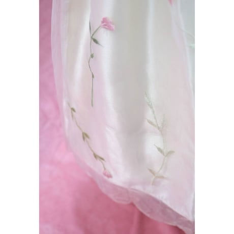 【レンタルドレス】　　　小花をちらしたアイボリー<ドレス丈 89cm>
