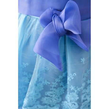 【レンタルドレス】　　　フリルいっぱいのブルー　<ドレス丈 80cm>