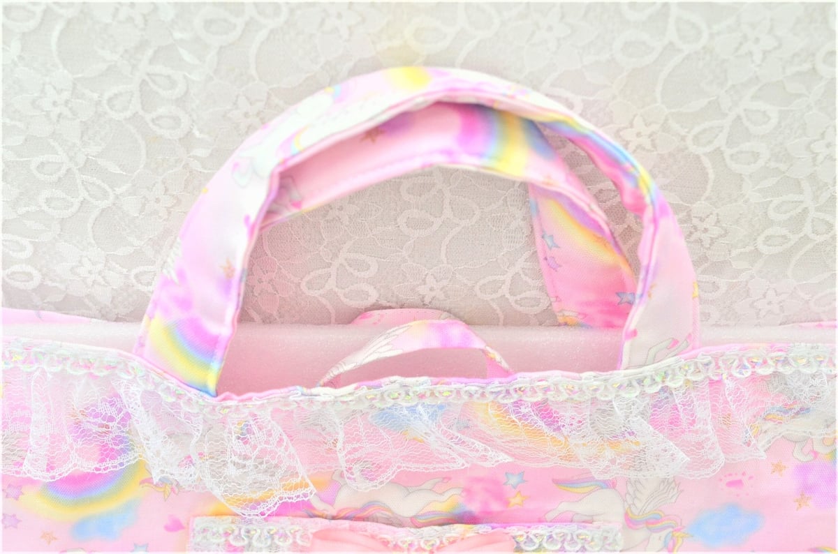 かわいやいちごページ　レインボー虹色　レッスンバッグ　入園入学 かわいやいちごページ レインボー虹色 レッスンバッグ 入園入学