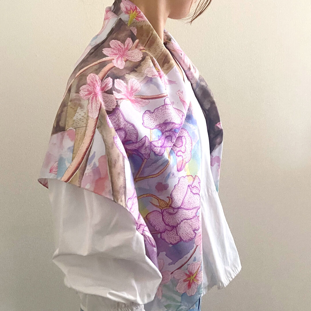 日本製大判シルクスカーフ「桜雨」桜と狼 | mumea