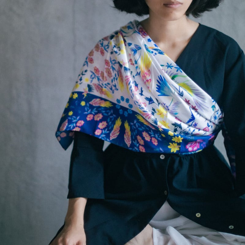 90 日本製大判シルクスカーフ「Blooming bird」花咲く鳥 | mumea