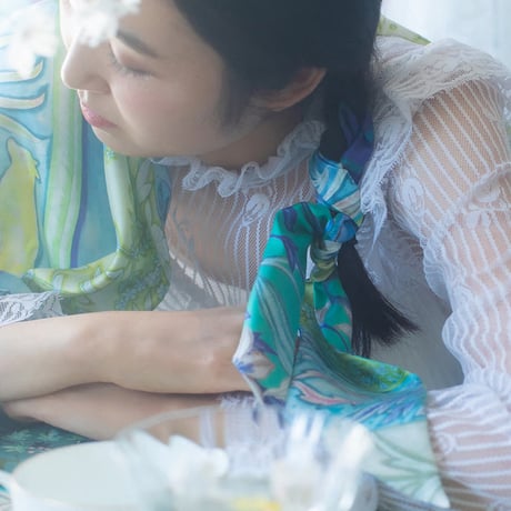 【未開封】スカーフ　リボン　Ｌサイズ ネイビー Bonmax BA9135 濃淡の色使いが知的な印象を与える幾何学模様