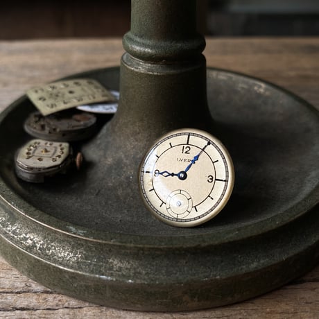 【new!!】antique round dial brooch 【K1009】