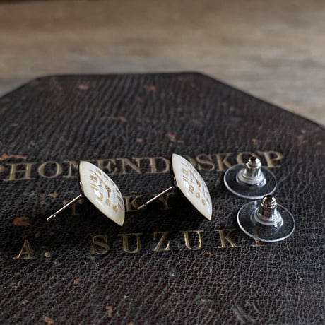 【K0666】antique square dial pierced earrings
