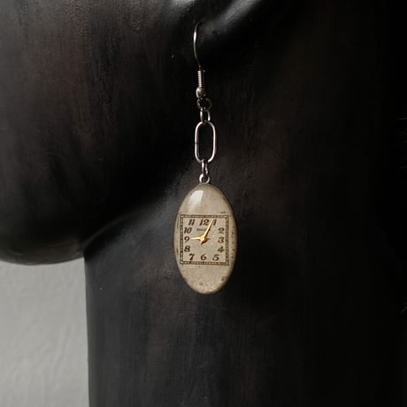 antique oval dial coilhook pierced earrings 【K0819】