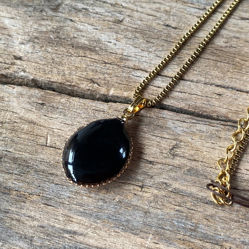 antique teardrop dial silhouette necklace 