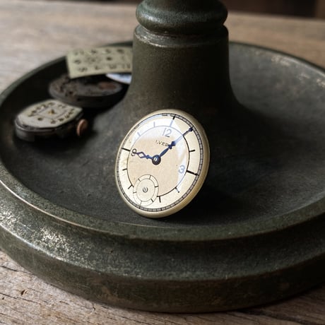 【new!!】antique round dial brooch 【K1009】