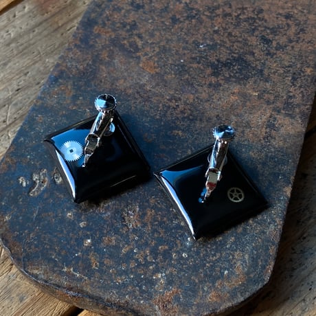【企画展作品】antique dial square rhombus earrings【something special/S0021】