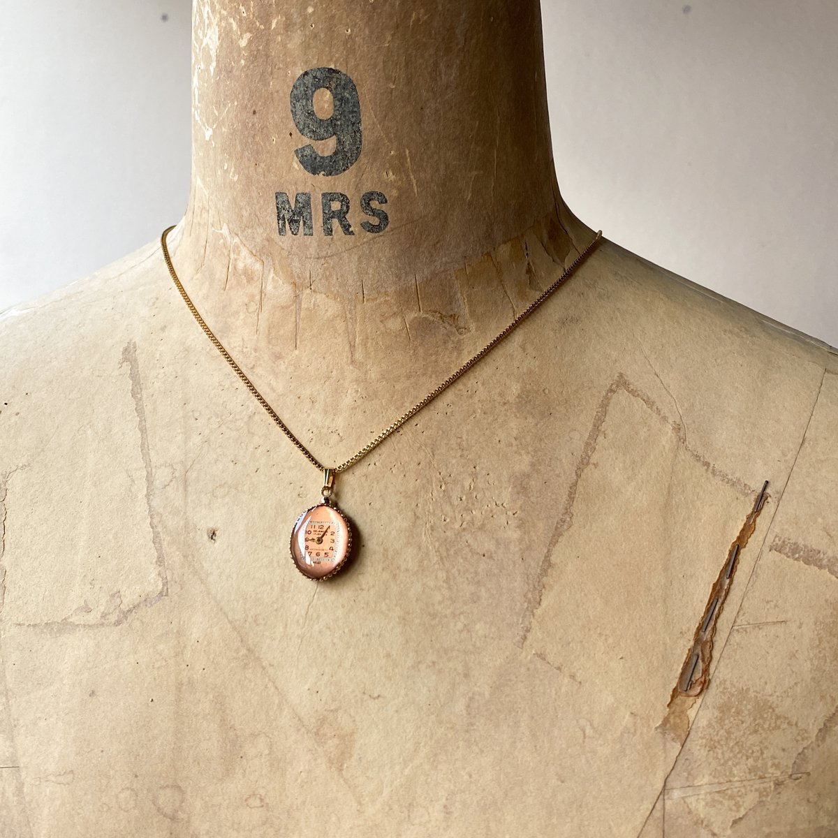 オールドカンパニー　ペンダント new!!】antique teardrop dial silhouette necklac