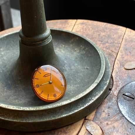 antique dial brooch "MONARCH"【K0805】