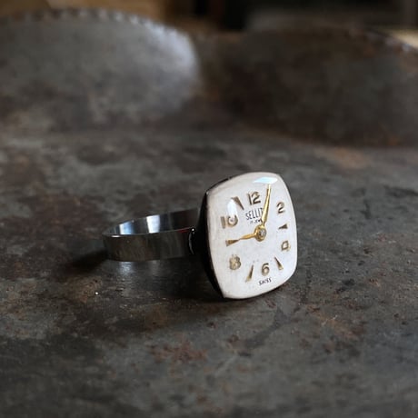 antique square dial ring "SWISS MADE" #13【K0767】