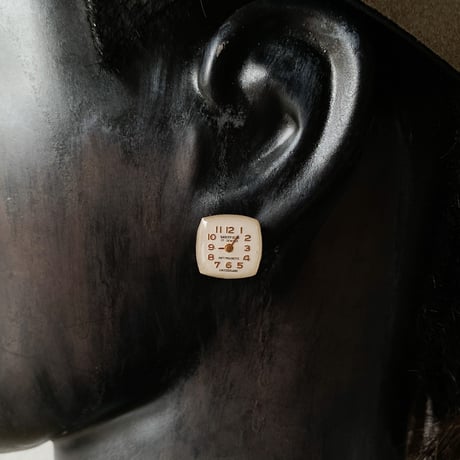 【K0666】antique square dial pierced earrings