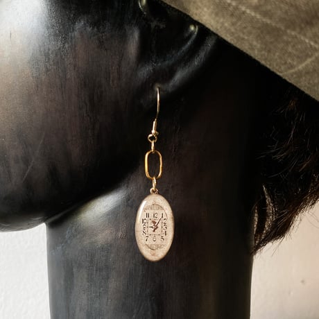 antique oval dial hook pierced earrings K18GP【K0844】