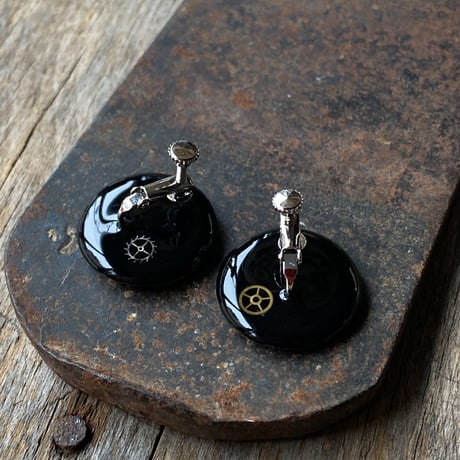 antique round dial earrings "GREAT(別名時計)"【K0924】