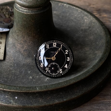【new!!】antique round dial brooch "SEIKO 黒文字盤"【K1020】