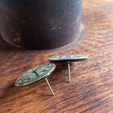 antique dial pierced earrings 【K0586】