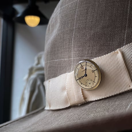 【new!!】antique round dial brooch 【K1009】