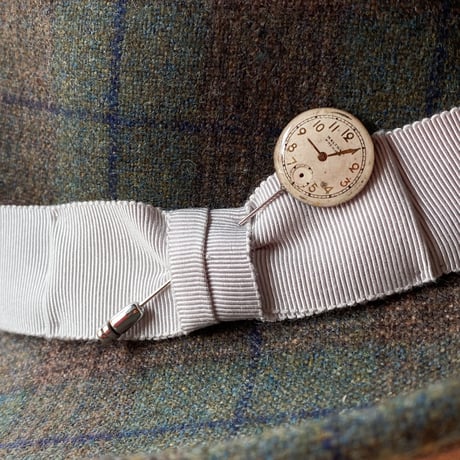 antique dial hatpin/lapelpin "WALTHAM"【K0994】