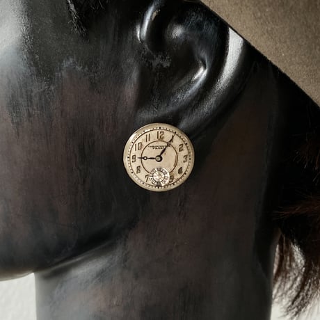 antique dial pierced earrings 【K0586】