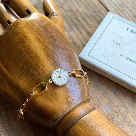 【new!!】antique octagon dial bracelet "BULOVA"【K0820】