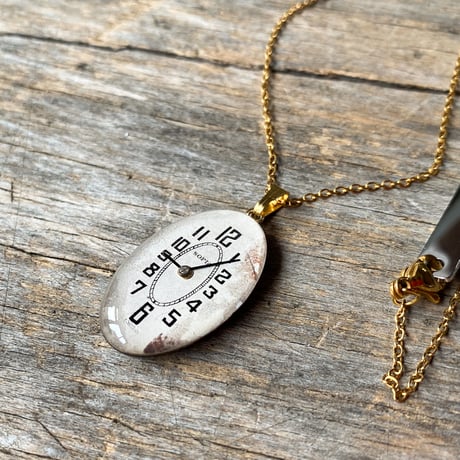 【new!!】antique oval dial necklace "SWISS MADE"【K1023】