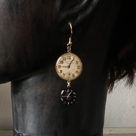 【企画展作品】antique double dial hook pierced earrings K18GP【something special/S0017】