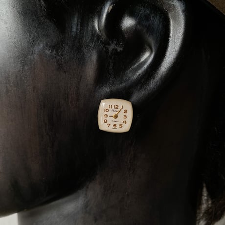 【K0666】antique square dial pierced earrings
