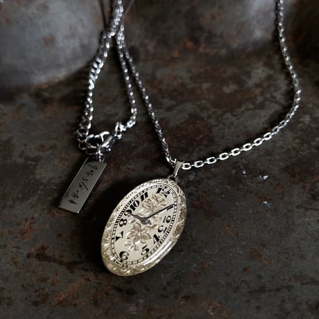 Antique dial necklace  "1920's art nouveau hand engraving" ボックス付【K0776】