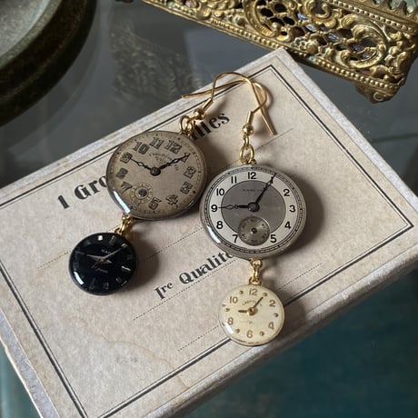 【企画展作品】antique double dial hook pierced earrings K18GP【something special/S0017】
