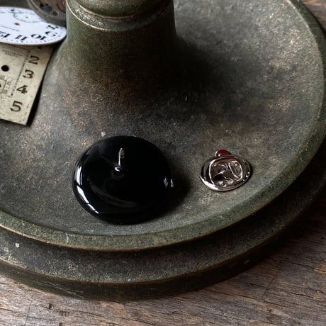 【new!!】antique round dial brooch "SEIKO 黒文字盤"【K1020】