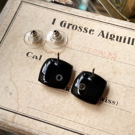 antique small square dial pierced earrings【K0884】