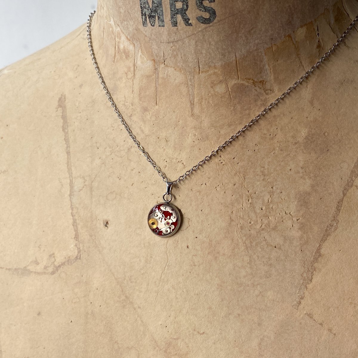 Junjun レッド系装飾的時計内蔵型ネックレス CLOPOA petit necklace red【K0962】 | 9時5分の歯車/NINE