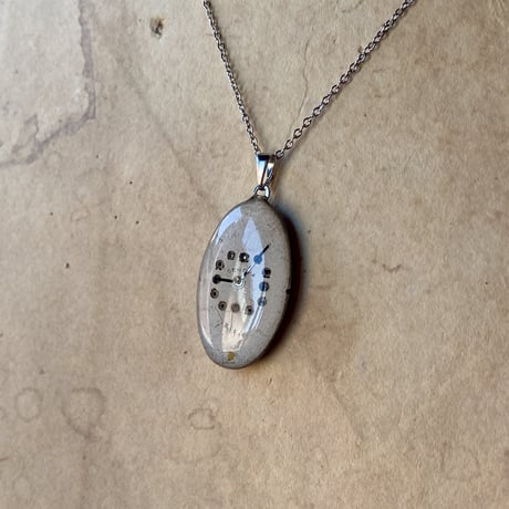 【new!!】antique oval dial necklace "GENEVA" 【K1017】