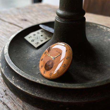 【new!!】antique round dial brooch "copper tone"【K1019】