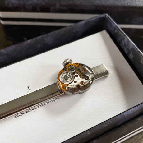 【K0674】antique movement colors tiepin(ボックス付)