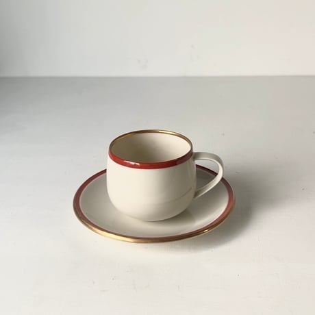 名古屋陶芸 カップ＆ソーサー　ボルドーと金彩のシンプルデザイン ハンドペイント  ヴィンテージコーヒーカップ 美品  1客の価格(ストック3客有)