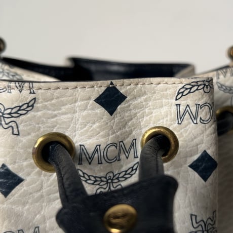 MCM オールドエムシーエム ヴィセトス柄 モノグラム ホワイト 総レザー 巾着ミニショルダーバッグ ポシェット 中古良品