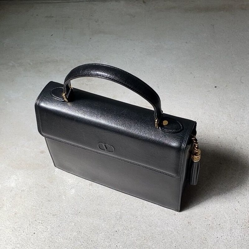【極美品】ヴァレンティノ ハンドバッグ フォーマル レザー ブラック valentino christy ブラックレザー ハンドバッグ Black 冠婚葬祭
