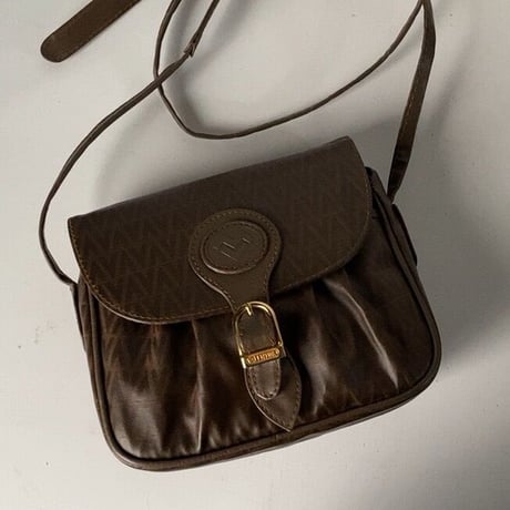 VALENTINO オールドヴァレンチノのミニミニショルダーバッグ  幅約17cmの小さめポシェット ヴィンテージバレンチノ