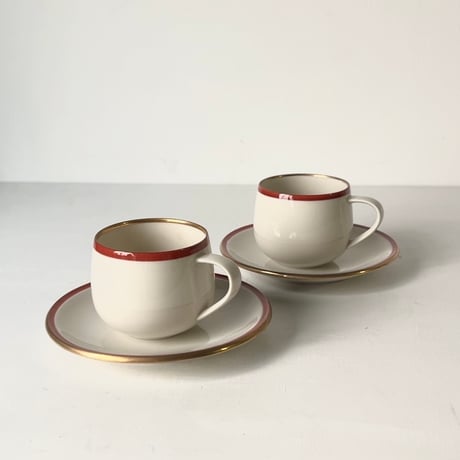 名古屋陶芸 カップ＆ソーサー　ボルドーと金彩のシンプルデザイン ハンドペイント  ヴィンテージコーヒーカップ 美品  1客の価格(ストック3客有)