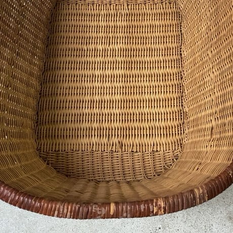 古い脱衣籠  ラタン2トーンカラー シンプルデザイン ヴィンテージ バスケット 昭和期