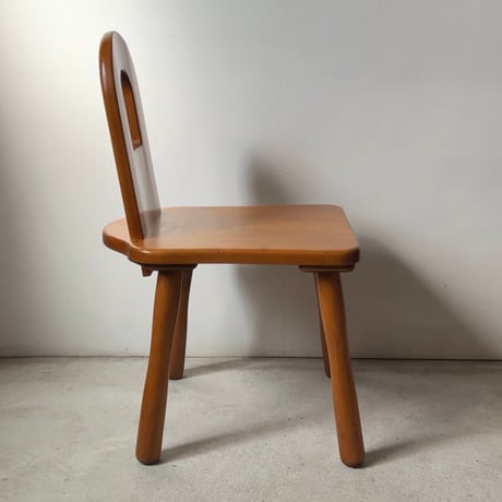 木製無垢材のダイニングチェア  木の椅子 良品