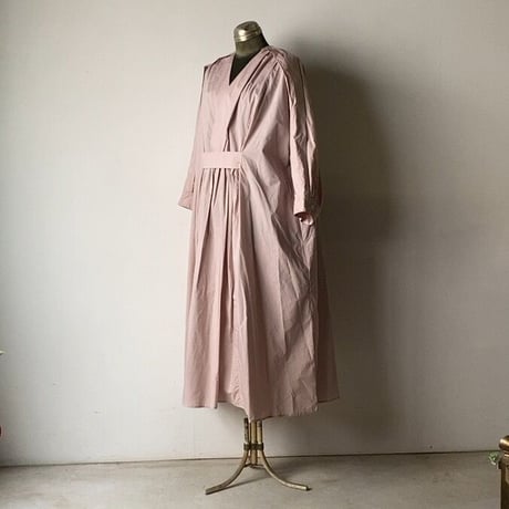 UNIVERSAL TISSU  ユニバーサルティシュ シルキータイプライター タックワンピース  チュニックワンピース グレーピンク  中古美品