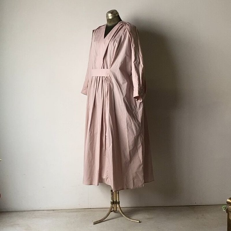 UNIVERSAL TISSU ユニバーサルティシュ シルキータイプライター タック  